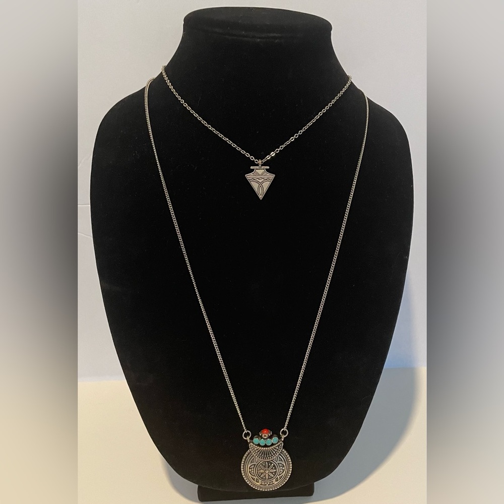Silver Tone, Arrowhead, Turquoise, Nudes, Chain Necklace